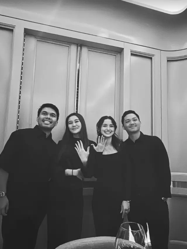 Azriel Hermansyah dan Sarah Menzel. (Foto: Dok. Instagram @krisdayantilemos)