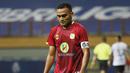 Pemain Barito Putera, Rizky Pora tampak lesu usai ditaklukkan Persikabo 1973 dalam laga pekan ke-4 BRI Liga 1 2021/2022 di Stadion Wibawa Mukti, Cikarang, Kamis (23/9/2021). Barito Putera kalah 0-3. (Bola.com/M Iqbal Ichsan)