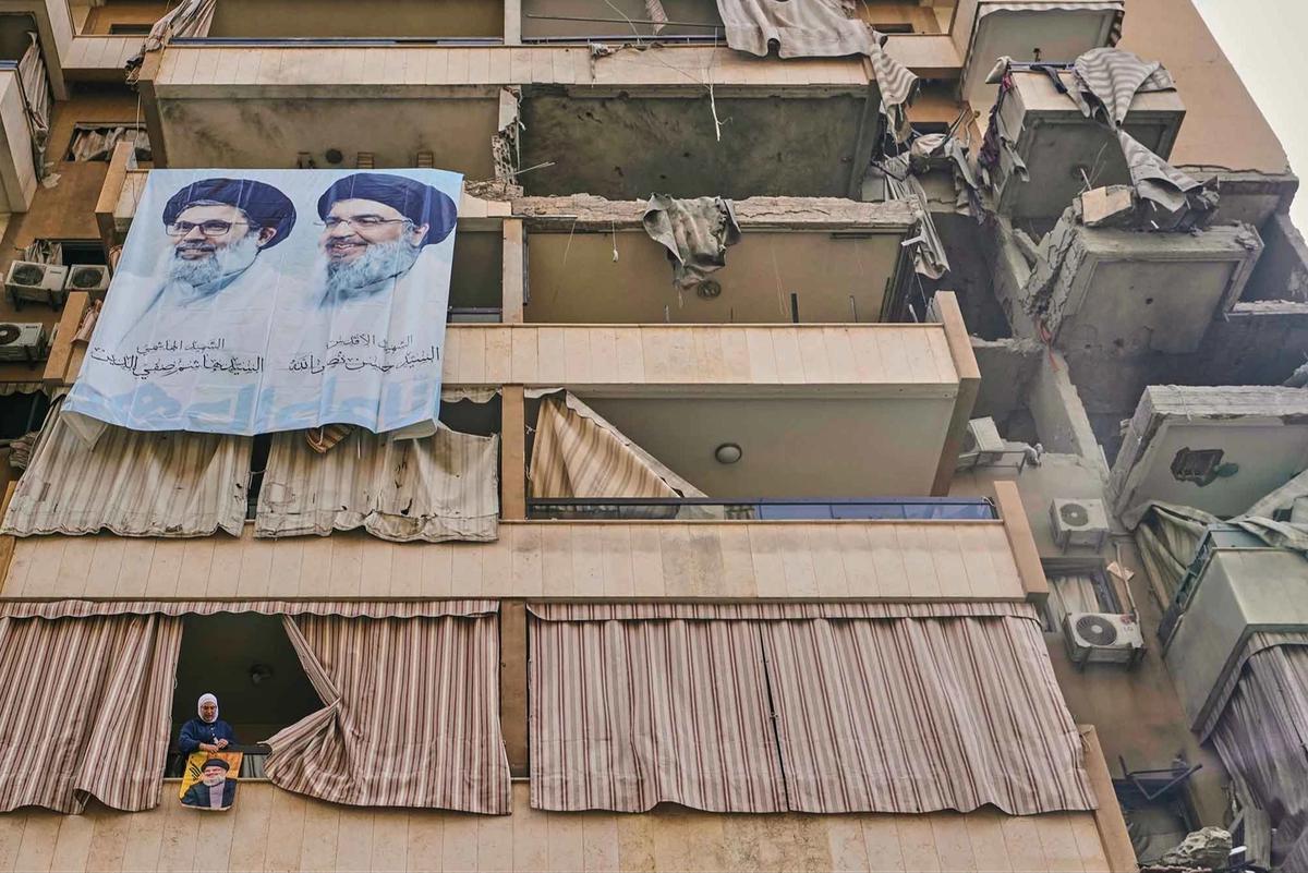 FOTO: Gedung Porak-Poranda Setelah Serangan Israel yang Menewaskan Komandan Militer Hizbullah