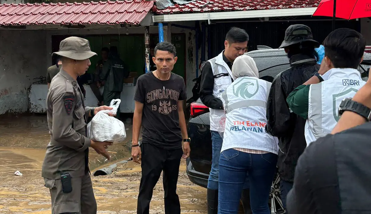 Dhanny menegaskan, BRI sebagai salah satu BUMN terbesar di Indonesia, melalui program BRI Peduli selalu turut berperan aktif dalam memberikan bantuan kepada masyarakat yang terkena bencana. “Kami pastikan BRI selalu aktif dan bergerak cepat menyalurkan berbagai bantuan bagi warga terdampak bencana yang melanda beberapa wilayah di Indonesia dan membantu mempercepat pemulihan pasca bencana” tegas Dhanny. (Sumber: BRI Peduli)
