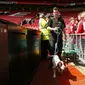 Laga Manchester United vs AFC Bournemouth di Old Trafford harus ditunda karena pihak keamanan menemukan paket mencurigakan. (Reuters / Jason Cairnduf)