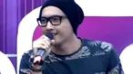 AMPM membawakan lagu Harus Move On dalam acara inBox SCTV (20/05/2014). 