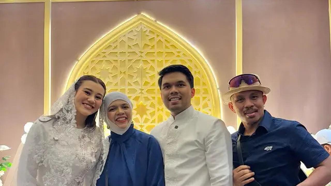 6 Potret Gen Halilintar di Tasyakuran 4 Bulan Kehamilan Aaliyah Massaid, Beri Doa