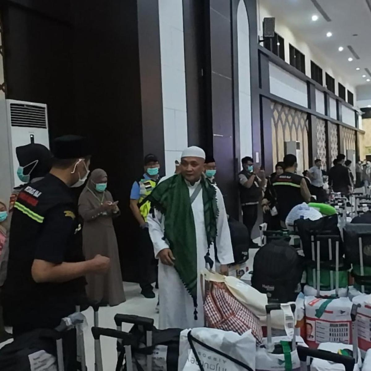 kepulangan jemaah haji kloter 1 makassar