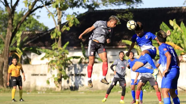 Persis Solo