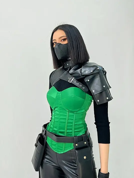 Dalam media sosial Instagramnya, wanita yang memiliki banyak sekali koleksi sneakers, kerap tampil menawan dengan berbagai gaya OOTD yang keren. Bahkan tidak sedikit anak muda yang menjadi penggemar serta mengikuti gayanya. (Liputan6.com/IG/@tamaradai)