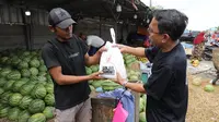 Ribuan Sembako untuk Pedagang Pasar Rau Serang