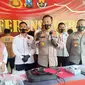 Kapolres Tuban AKBP Ruruh Wicaksono, dalam jumpa pers Rabu, (2/6/2021). (Liputan6.com/ Ahmad Adirin)