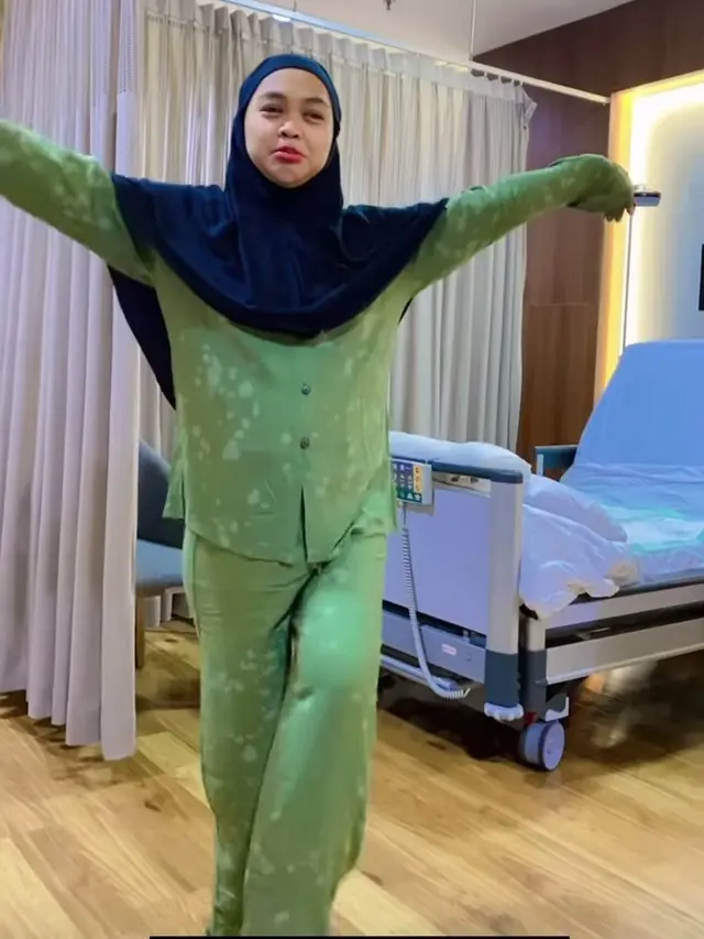 Tingkah Lincah Ria Ricis Pasca Melahirkan