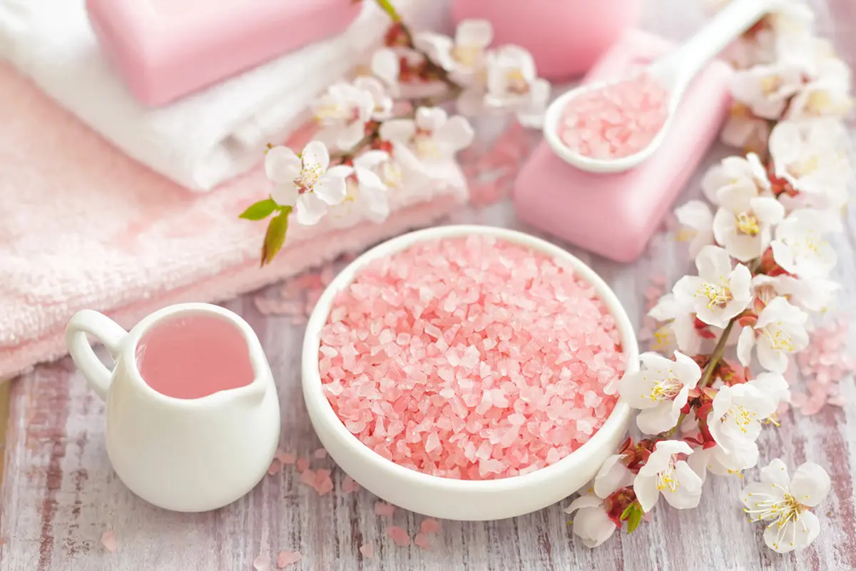Kriteria Body Scrub untuk Cerahkan Kulit dan Tips Penggunaan untuk Maksimalkan Perawatan Tubuh