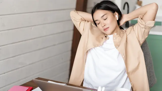 Olahraga Simpel di Kantor yang Bantu Meredakan Stres dan Nyeri Punggung - 2