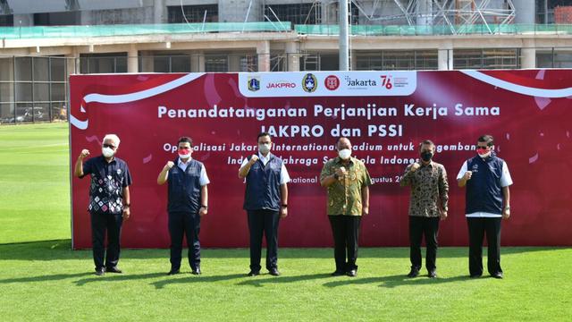 Konferensi pers Pemprov DKI Jakarta, PSSI, dan KONI Pusat terkait Jakarta International Stadium (JIS).