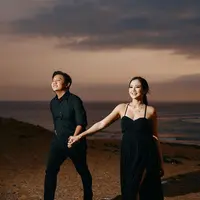 Dalam foto tersebut, keduanya tampak begitu serasi mengenakan busana serba hitam. [Instagram/bellabonita_r.a]