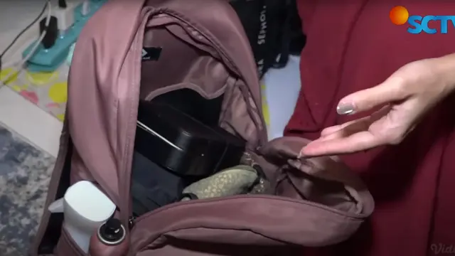 Naomi Zaskia Pesinetron Wanita Istimewa Bongkar Isi Tas Syutingnya