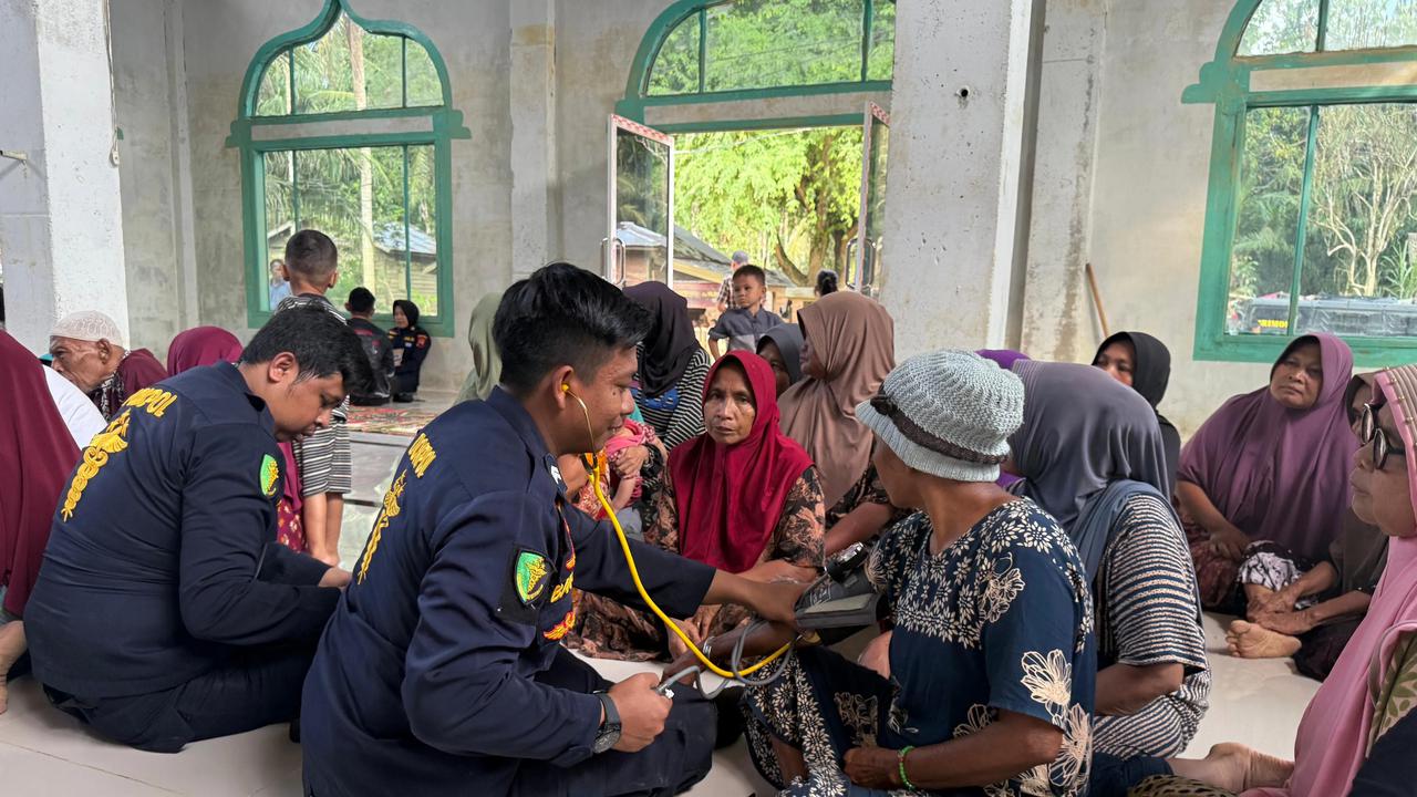 Tim Medis Polri Jangkau Korban Banjir Aceh Tamiang, Pulihkan Kesehatan dan Semangat Warga