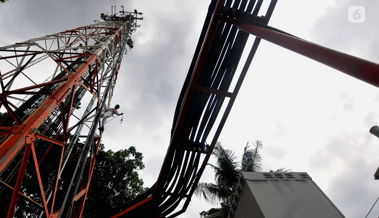 Menara jaringan telekomunikasi milik PT Tower Bersama Infrastructure Tbk, Jakarta, Rabu (2/11). Indonesia menargetkan menjadi negara ekonomi digital terbesar di Asia tenggara tahun 2020. (Liputan6.com/Angga Yuniar)