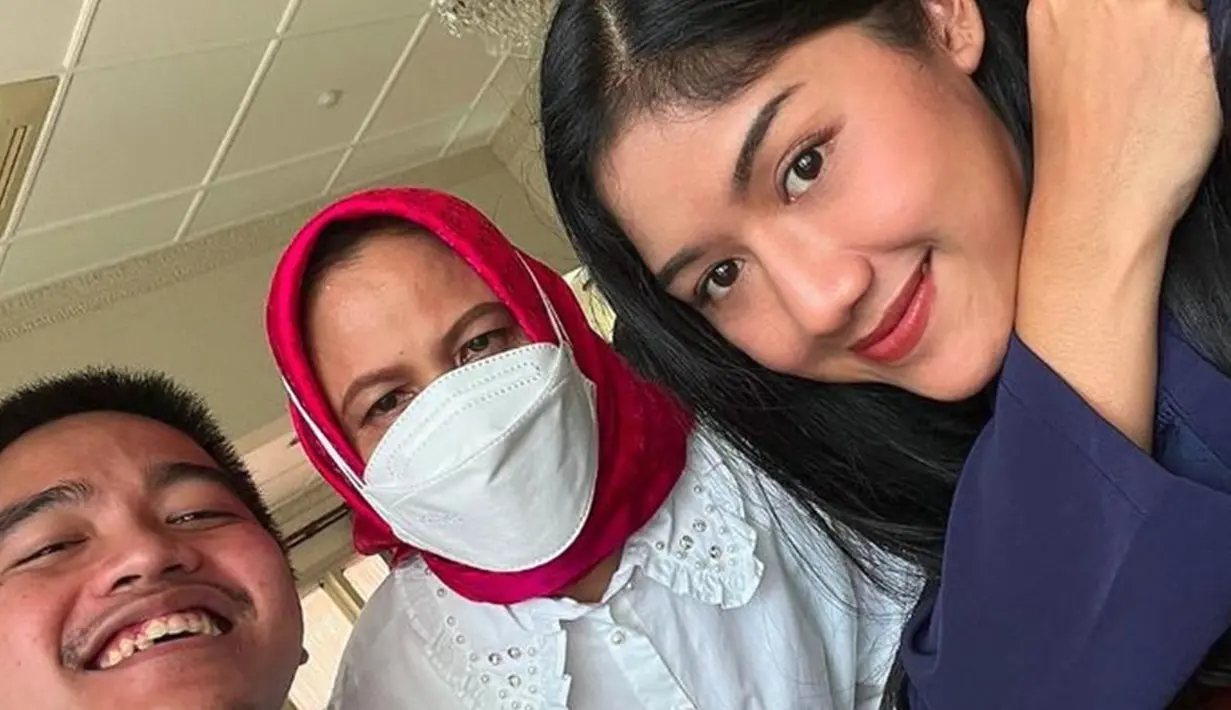 <p>Erina Gudono sudah akrab dengan ibu mertua, Iriana Jokowi. Beberapa momen Erina mengunggah momen kedekatannya dengan Iriana di Instagram. Foto ini pun berhasil menuai atensi banyak orang. (Liputan6.com/IG/erinagudono)</p>