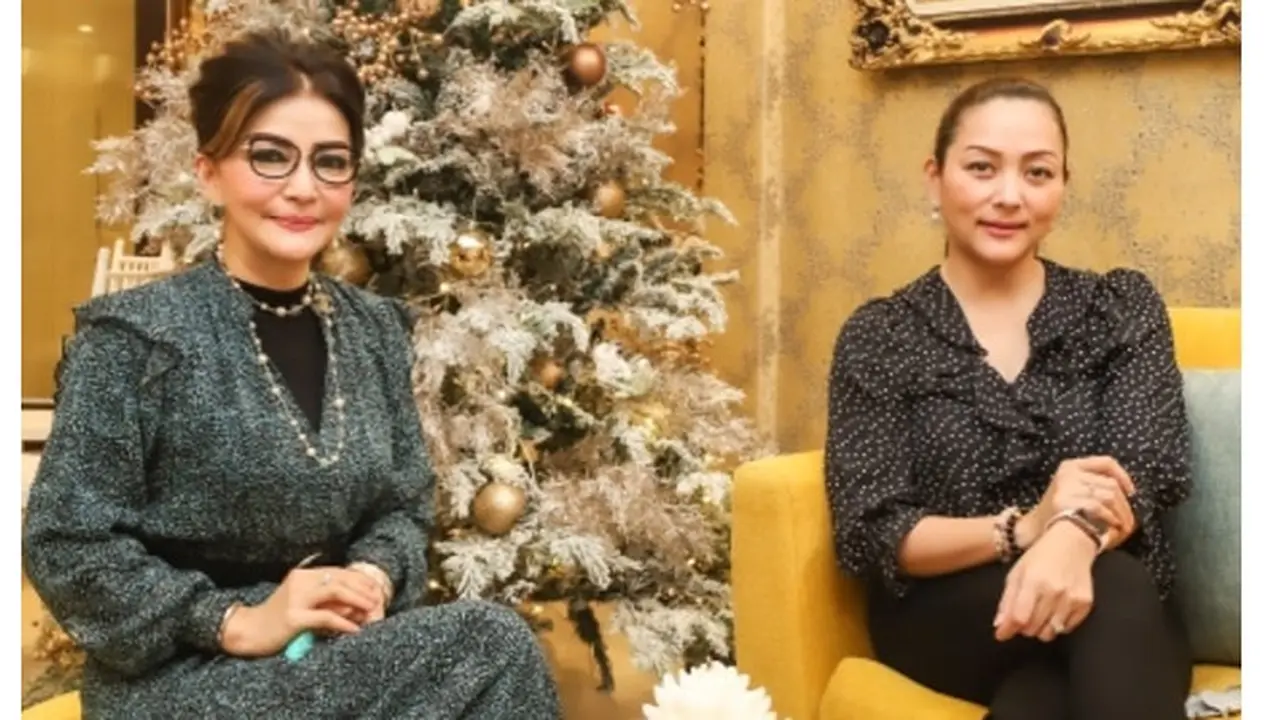6 Potret Kedekatan Michaela Paruntu dengan Kakak Christiany Paruntu Bupati Minahasa Selatan