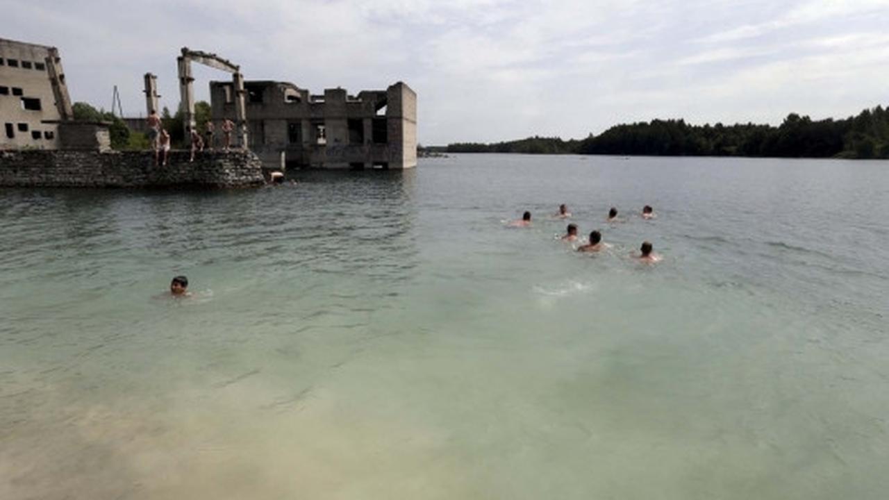 Sensasi angker berenang di danau bekas penjara dan tambang tua