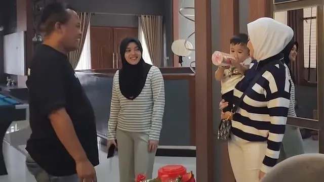 Nathalie dan Adzam ke rumah Sule (YouTube/Nathalie Holscher)