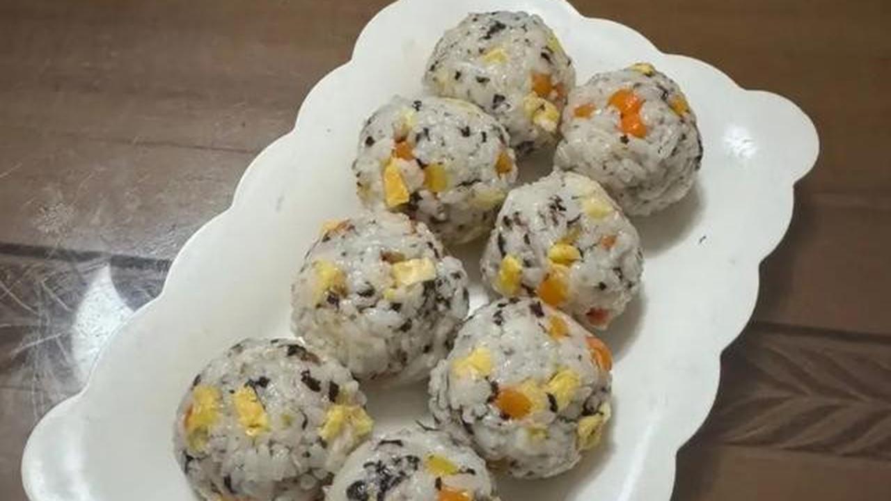 Resep nasi kepal nori telur.