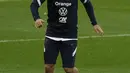 Penyerang timnas Prancis Antoine Griezmann mengikuti sesi latihan di Stadion Olimpiyskiy di Kyiv, Jumat (3/9/2021). Timnas Prancis akan menghadapi Ukraina di Grup D Kualifikasi Piala Dunia 2022 zona Eropa pada Minggu dinihari, 5 September 2021. (AP Photo/Efrem Lukatsky)