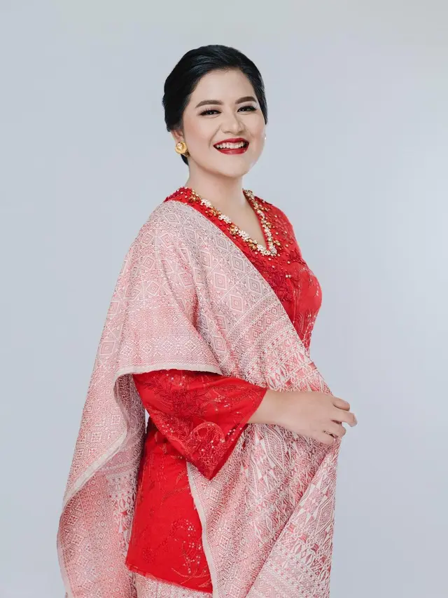 Bold Makeup Look Andalan Selvi Ananda, Kahiyang Ayu, dan Erina Gudono untuk Tampil Glamor