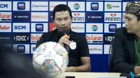 Pelatih interim PSIS Semarang, Muhammad Ridwan, saat memberikan keterangan dalam sesi konferensi pers jelang laga kontra Persikabo 1973 pada pekan ke-26 kompetisi BRI Liga 1 2022/2023. (dok.PSIS)