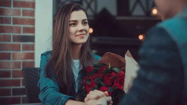 perempuan dan pasangan oktober bunga mawar cinta