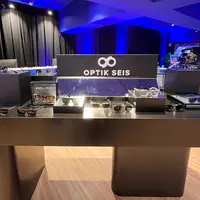 Kampanye eksklusif  "Race to Abu Dhabi", Optik Seis dan POLICE Eyewear menghadirkan kesempatan langka bagi para pecinta gaya hidup aktif dan adrenalin untuk terbang ke Abu Dhabi, Uni Emirat Arab, pada Desember 2025 mendatang. (foto/dok: fimela.com/sitinurarisha)