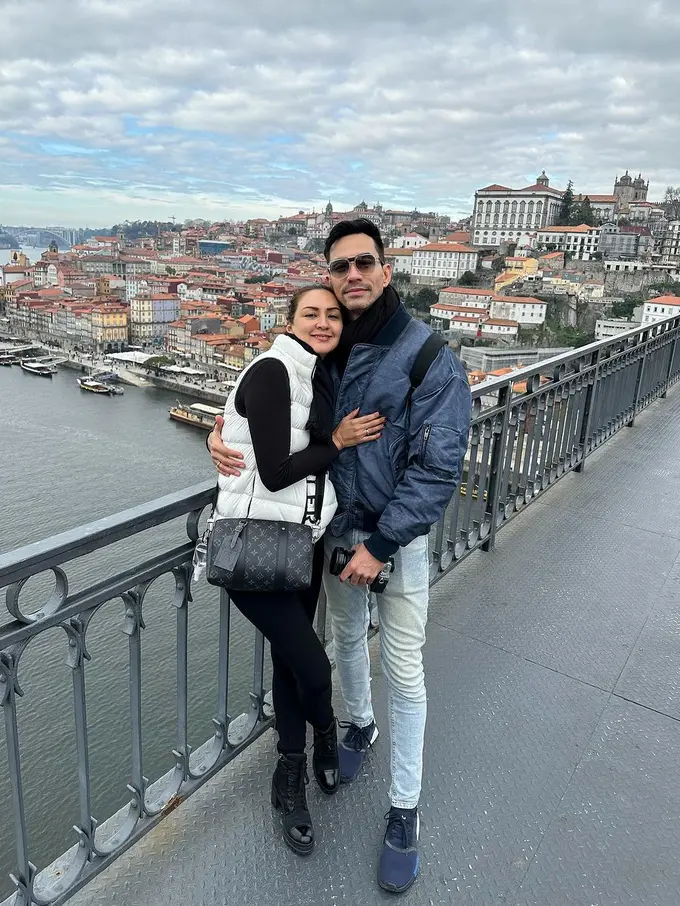 Darius Sinathrya dan Donna Agnesia