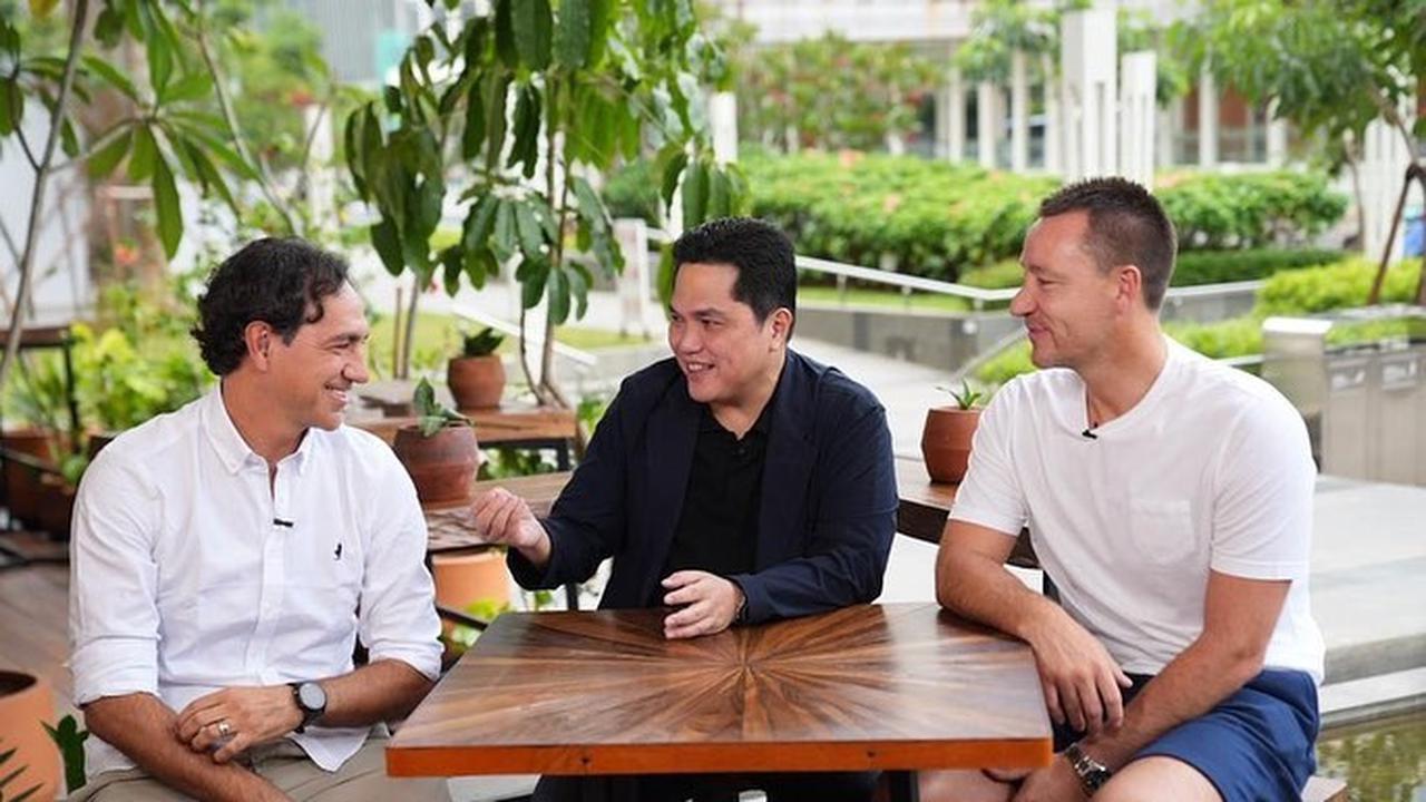 Erick Thohir bersama John Terry dan Alessandro Nesta