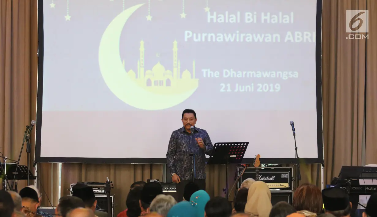 Mantan Kepala Badan Intelijen Negara Jenderal (Purn) AM Hendropriyono memberi sambutan saat halalbihalal Purnawirawan TNI di Jakarta, Jumat (21/6/2019). Hendropriyono berharap pertemuan ini sekaligus menyatukan purnawirawan. Persatuan kesatuan harus terus terjaga. (Liputan6.com/Angga Yuniar)