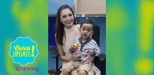 Maya Septha terus bersyukur ketika diberikan anugerah oleh Tuhan lewat dua anaknya yang jarak usianya sangat