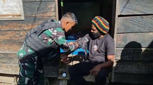 Satgas Pamtas Yonif 511/DY Tingkatkan Layanan Kesehatan Gratis Tolikara