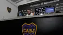 Legenda AS Roma, Daniele De Rossi menyatakan pensiun dalam konferensi pers di Buenos Aires, Senin (6/1/2020). Daniele De Rossi  yang berusia 36 tahun itu mengumumkan dirinya gantung sepatu dari karier di sepak bola profesional. (Enrique SANTOS / AFP)