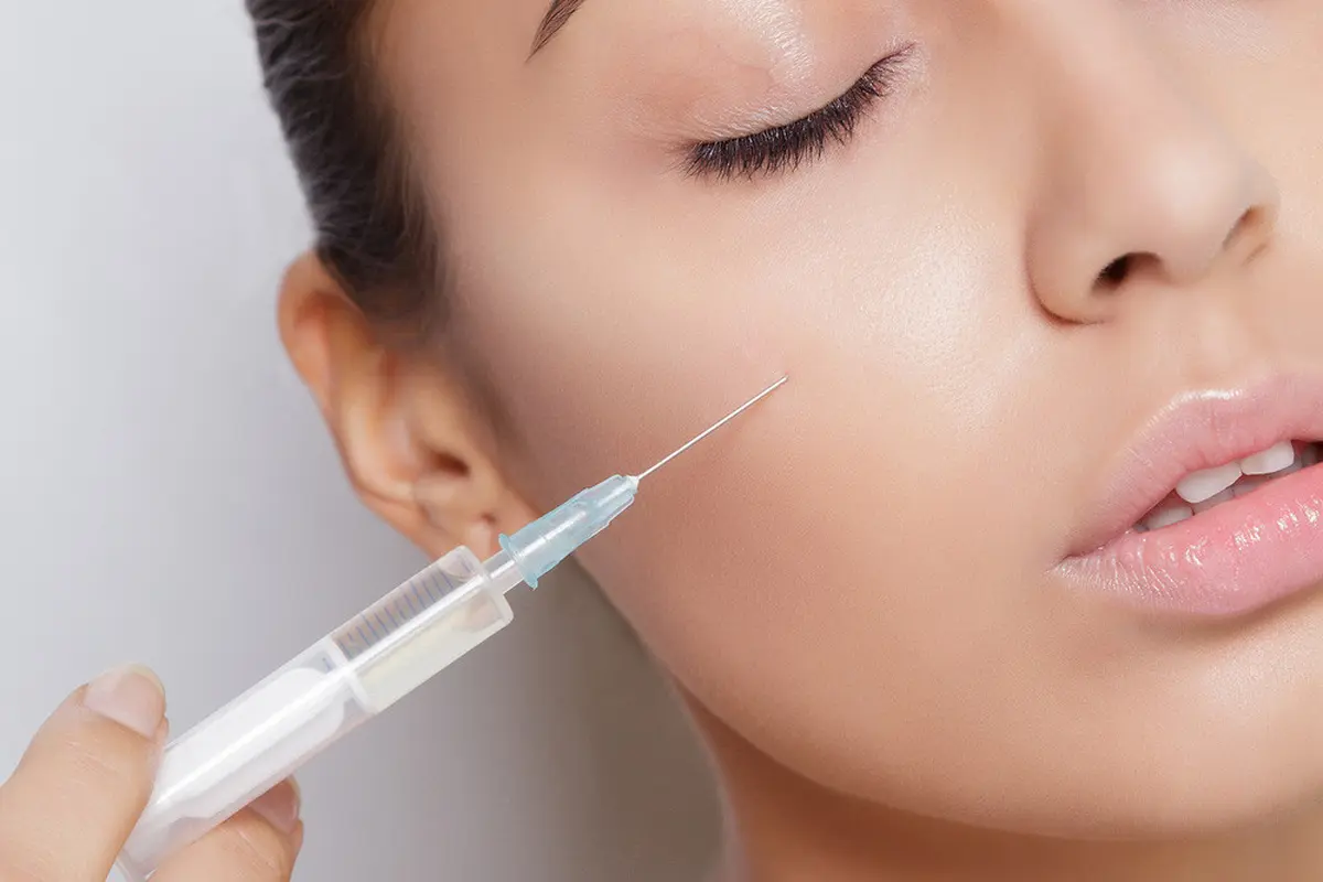 Sederet Manfaat dan Bahaya Suntik Vitamin C  (Misha Beliy/Shutterstock)