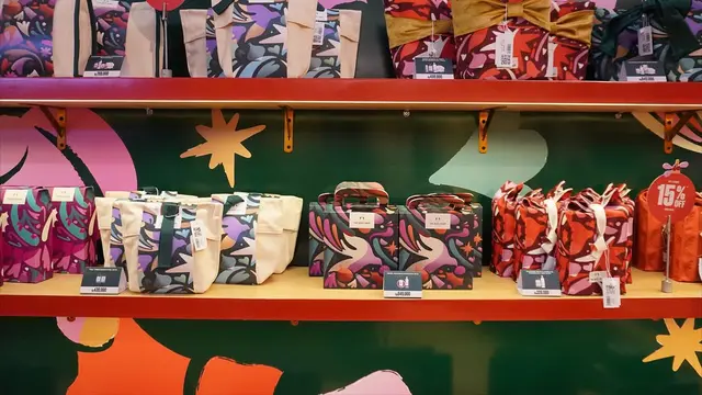 Inspirasi Kado Akhir Tahun Penuh Cinta untuk Orang Tersayang dan Perempuan di Papua