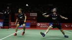 Ganda putra Indonesia, Kevin Sanjaya Sukamuljo/Marcus Fernaldi Gideon, saat menghadapi ganda Malaysia, Aaron Chia/Soh Wooi Yik, pada laga Indonesia Masters 2020 di Istora Senayan, Jakarta, Sabtu (18/1). Kevin/Marcus menang dua gim dengan skor 21-19 dan 21-19. (Bola.com/Yoppy Renato)