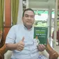 Bupati Blora Arief Rohman baru saja merilis buku yang berjudul 'Mas Arief dari Santri Jadi Bupati (Menjemput Perubahan Blora)'. (Liputan6.com/ Dok Pemkab Blora)