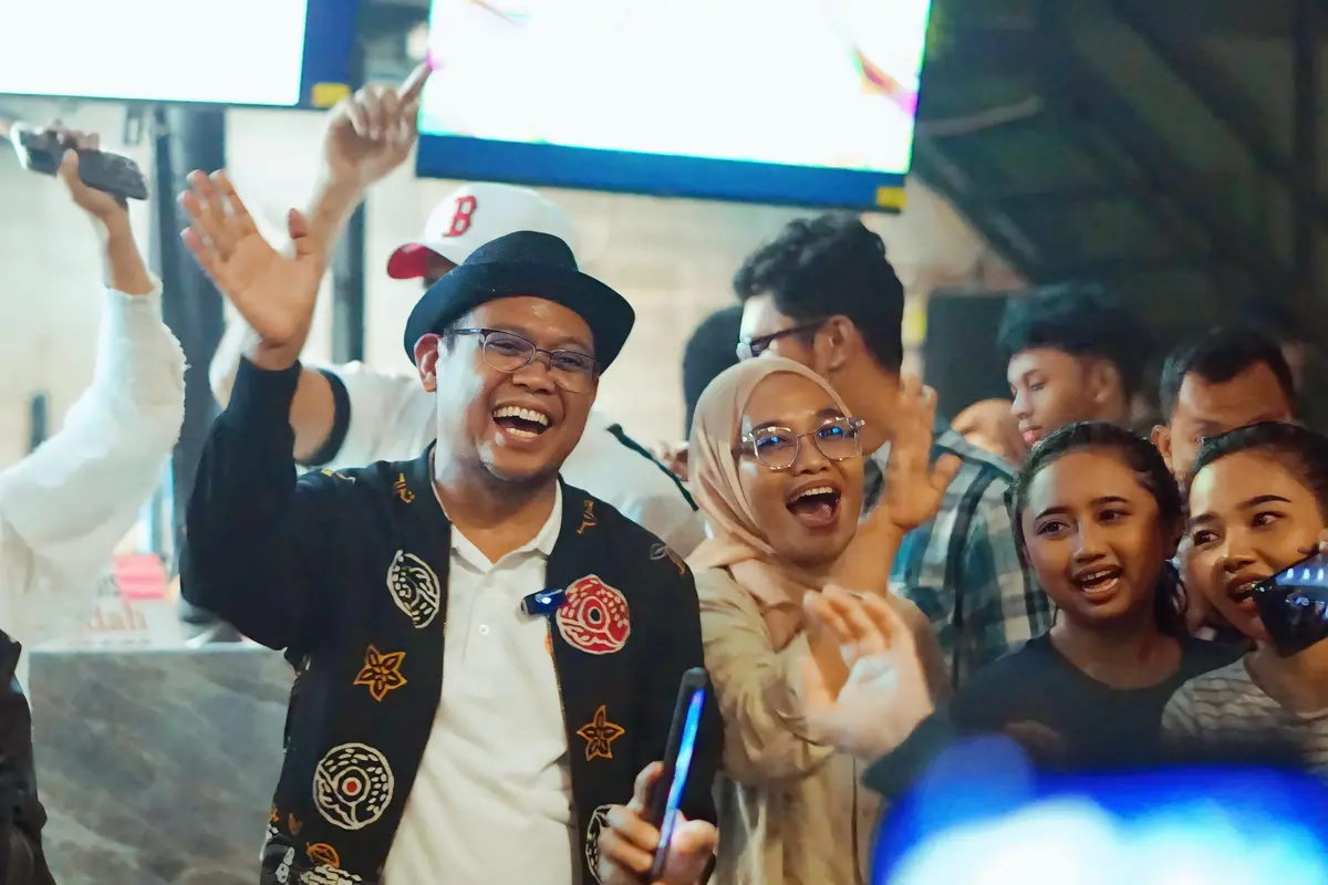 Calon Wali Kota Depok, Imam Budi Hartono, melakukan kunjungan mendadak ke Bajawa Coffee, yang berlokasi di Jalan Pemuda, Depok (Istimewa)
