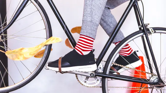 [Bintang] Pencinta Sneakers, Wajib Koleksi Sepatu Keren Kekinian Dari Brand Ini