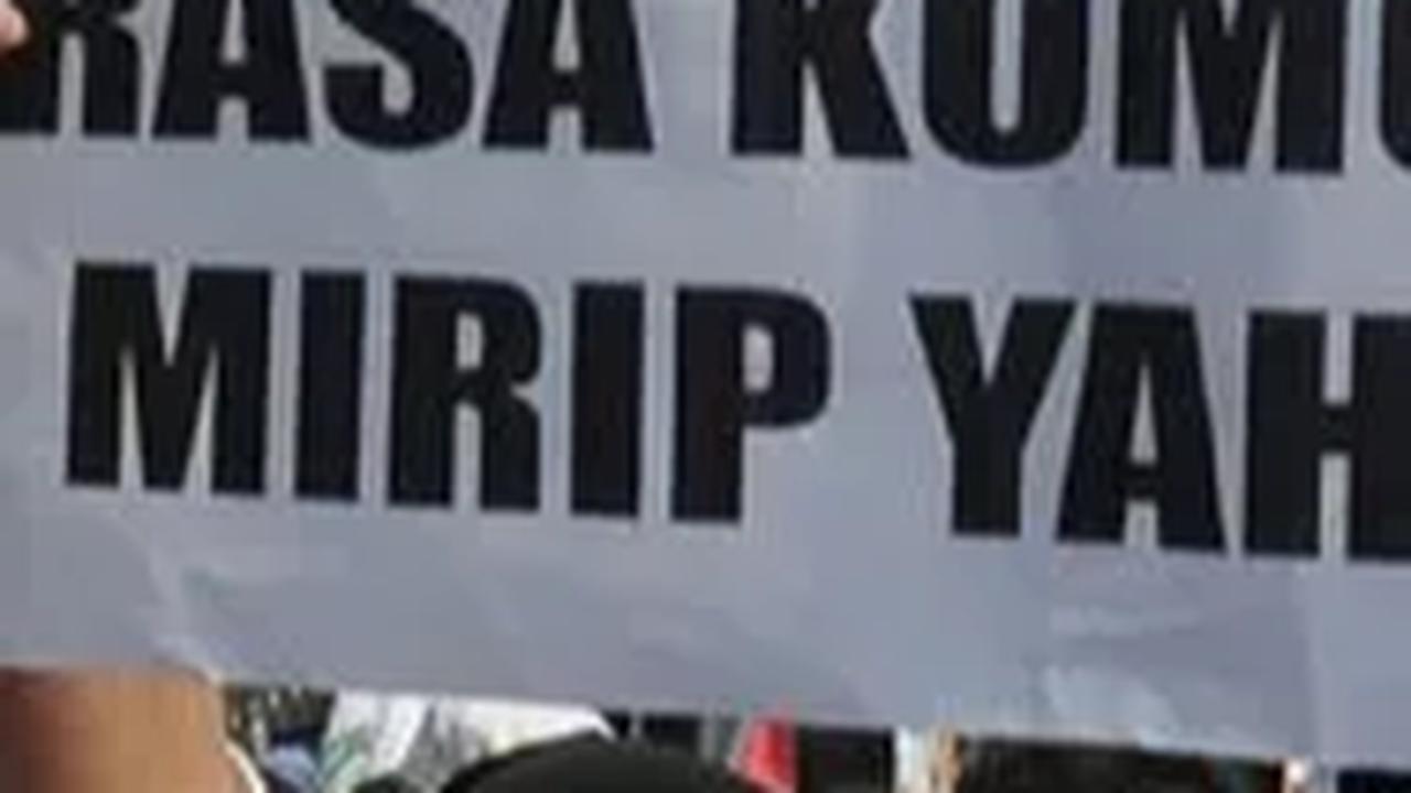 VIDEO:  Panas! Demo di Ponpes Al-Zaytun, Massa Nyaris Adu Jotos dengan Polisi