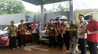 Toyota Kijang Club Indonesia (TKCI), Veloz Community (Velozity), dan Toyota Sienta Community Indonesia (Tosca) sukses melakukan perjalanan 8 ribu km. (Arief/Liputan6.com)