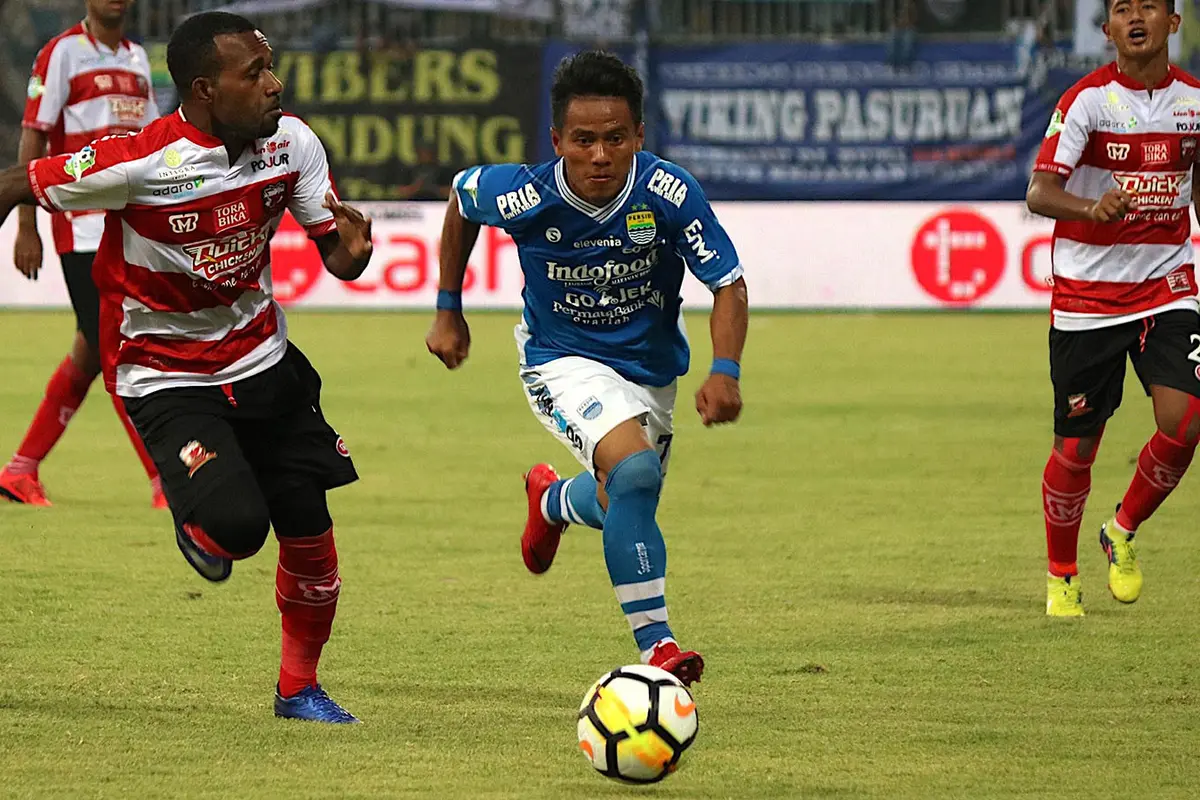 Persib Bandung vs Madura United