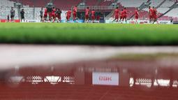 Awak media diperbolehkan meliput proses latihan Timnas Garuda dalam 15 menit awal saja. (Bola.com/Bagaskara Lazuardi)