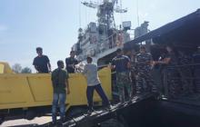 Banjir Sumatra, KRI Sultan Thaha Syaifuddin-376 Tuntaskan Debarkasi Bantuan Logistik di Lhokseumawe