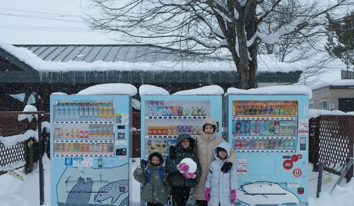 Momen Liburan Natasha Rizky dan Desta ke Jepang Ajak Anak-Anak, Netizen Soroti Kekompakannya