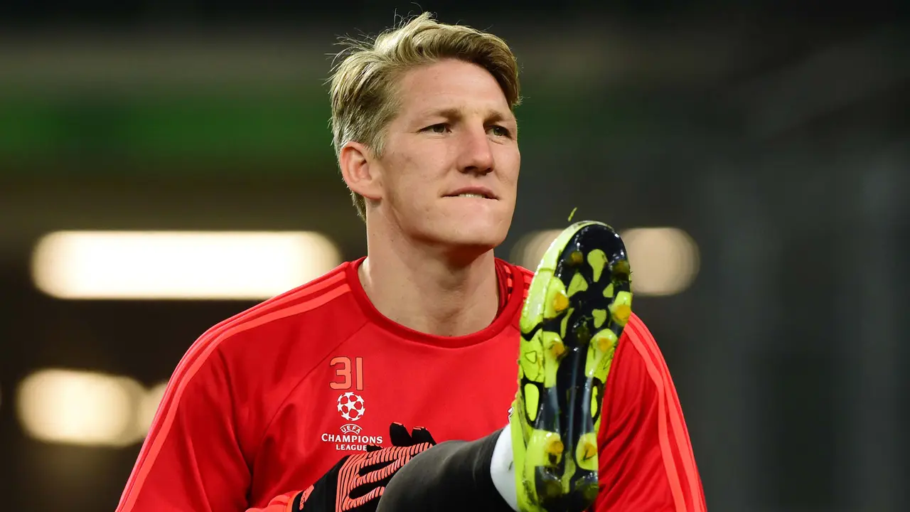 Bastian Schweinsteiger meninggalkan Manchester United (MU) untuk membela Chicago Fire. 