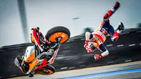 GP Assen 2013. Marc Marquez mengalami kecelakaan saat latihan bebas ketiga GP Assen 2013 (28/6/2013). Kecelakaan di tikungan Ramshoek itu mengakibatkan ia mengalami patah tulang jari kelingking tangan kanan dan jempol kaki kanan. Ia tetap turun berlomba dan finis di posisi kedua. (gpone.com)